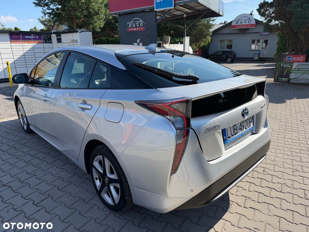 Toyota Prius 1.8 Hybrid Premium - 4