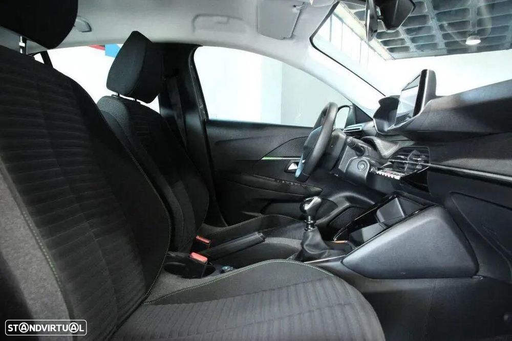 Peugeot 208 1.2 PureTech Active — fotografia 17