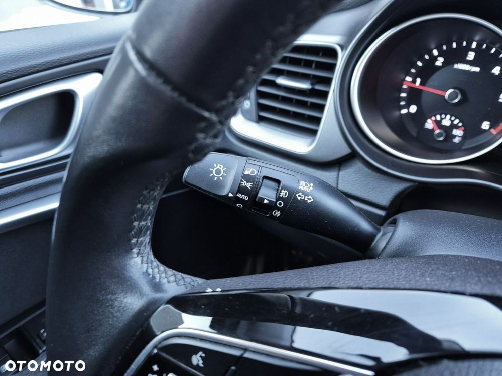 Kia Ceed 1.6 CRDi mHEV M - 23