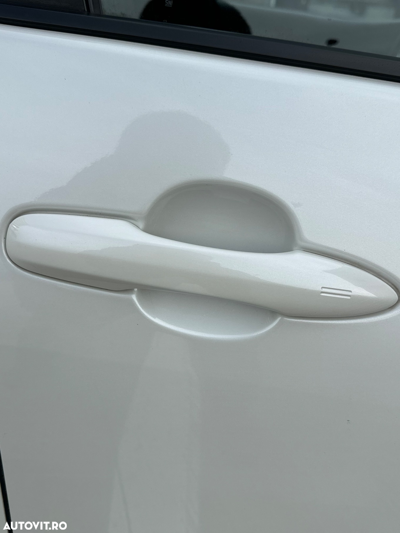 Toyota Prius (Hybrid) Life - 14