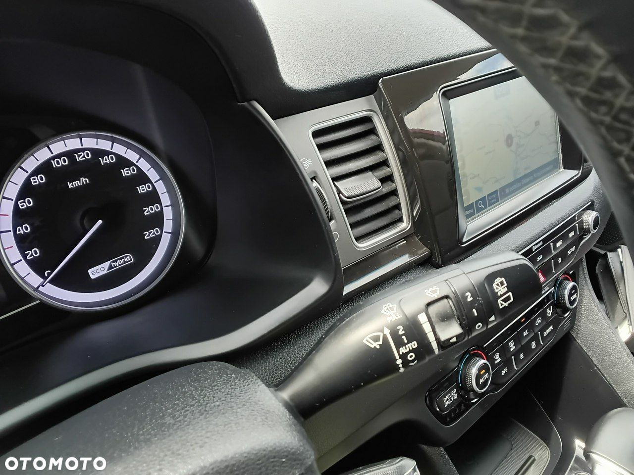 Kia Niro 1.6 GDI Hybrid Business Line - 30