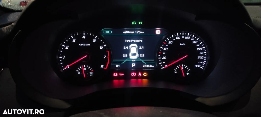 Kia Stinger 2.0 T-GDI RWD GT Line - 8