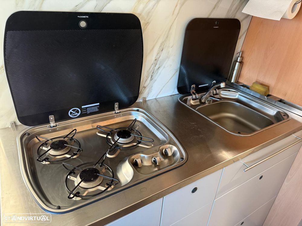 Mercedes-Benz Sprinter - 14