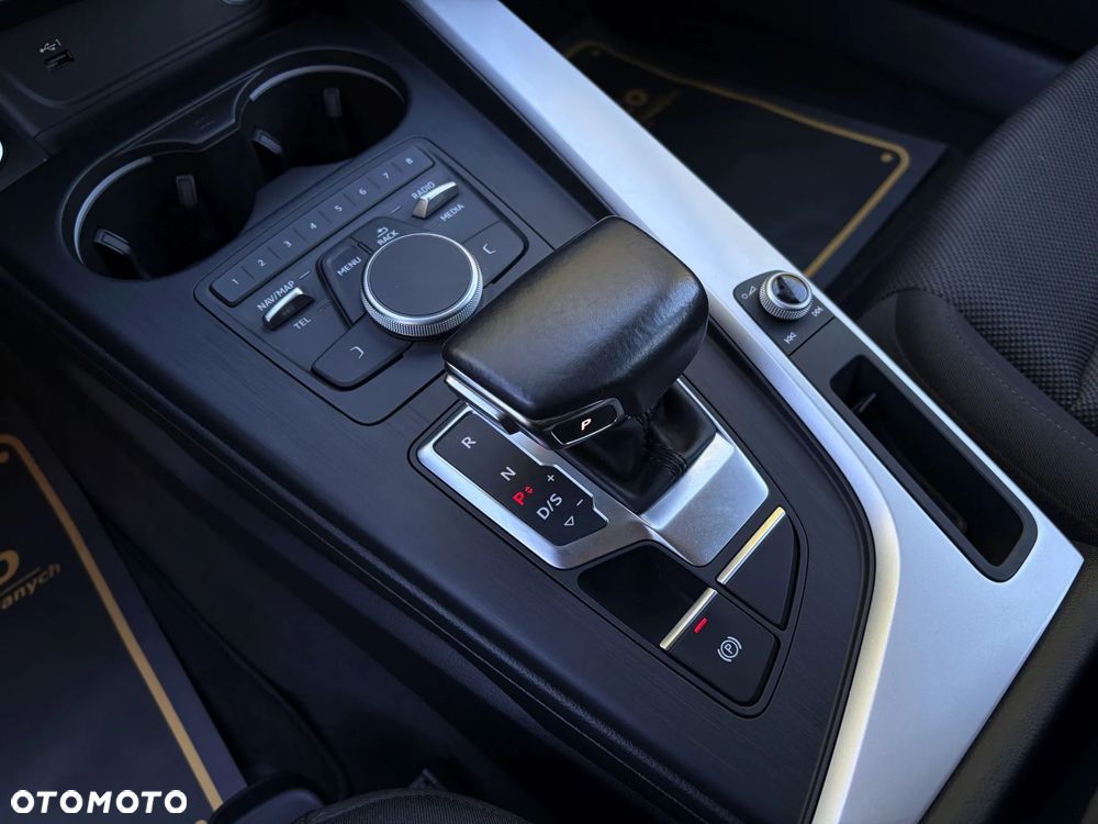 Audi A4 Limousine 2.0 TFSI ultra S tronic - 32