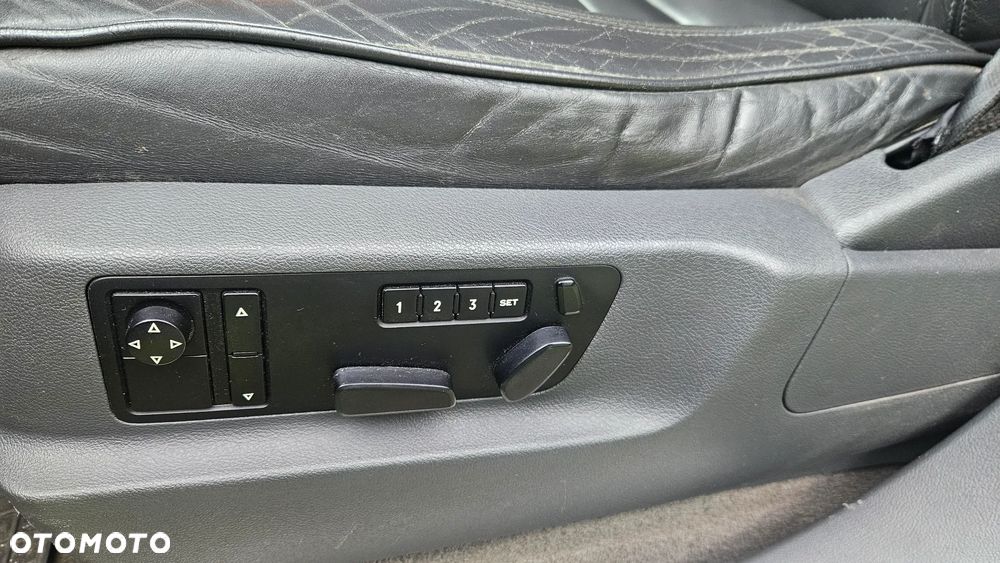 Volkswagen Touareg - 17