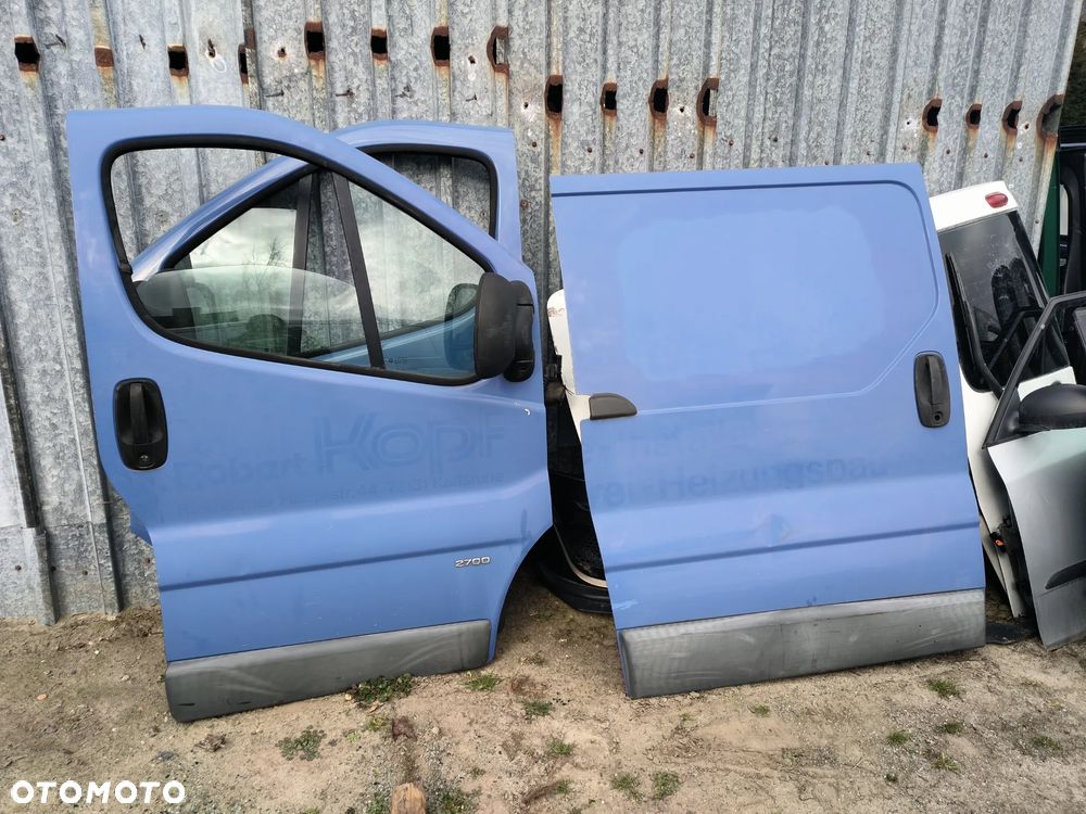 Trafic 2 vivaro drzwi prawe boczne przesuwne - 1