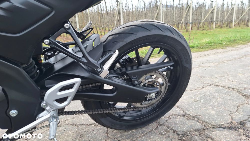 Yamaha MT - 24