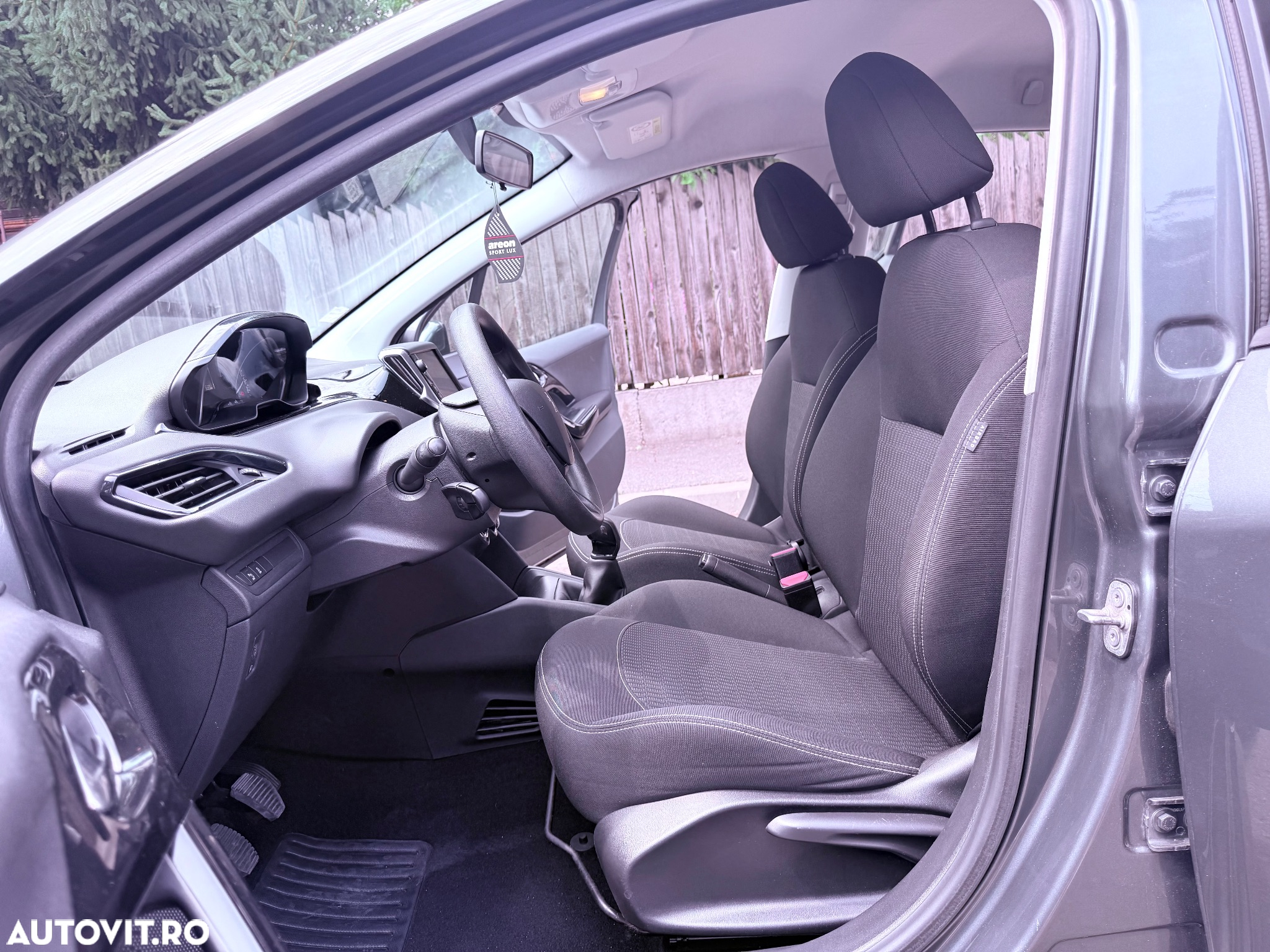 Peugeot 208 PureTech 82 Start & Stop Allure - 34