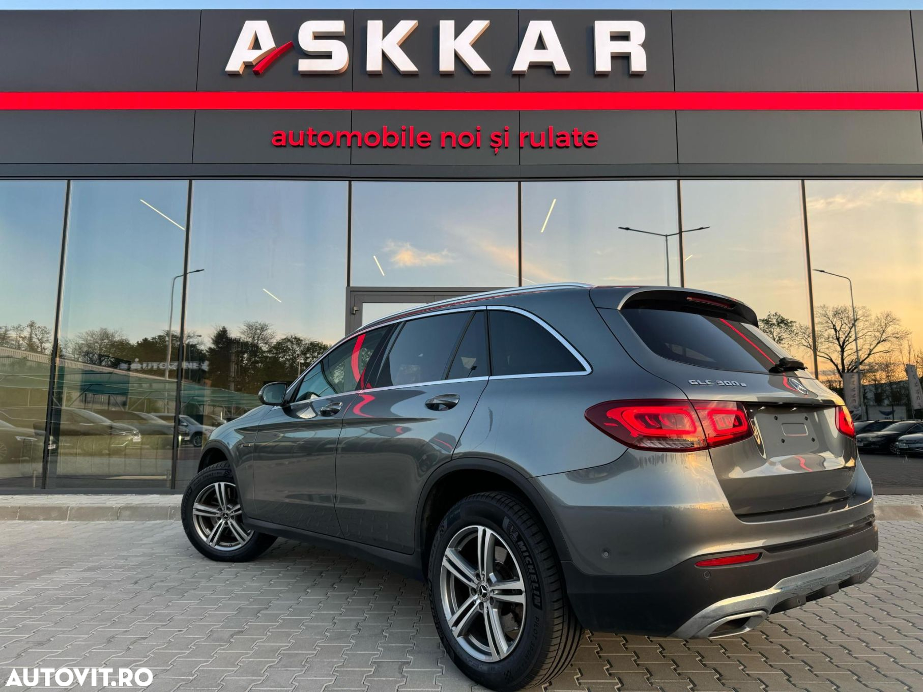 Mercedes-Benz GLC 300 e 4Matic 9G-TRONIC - 8