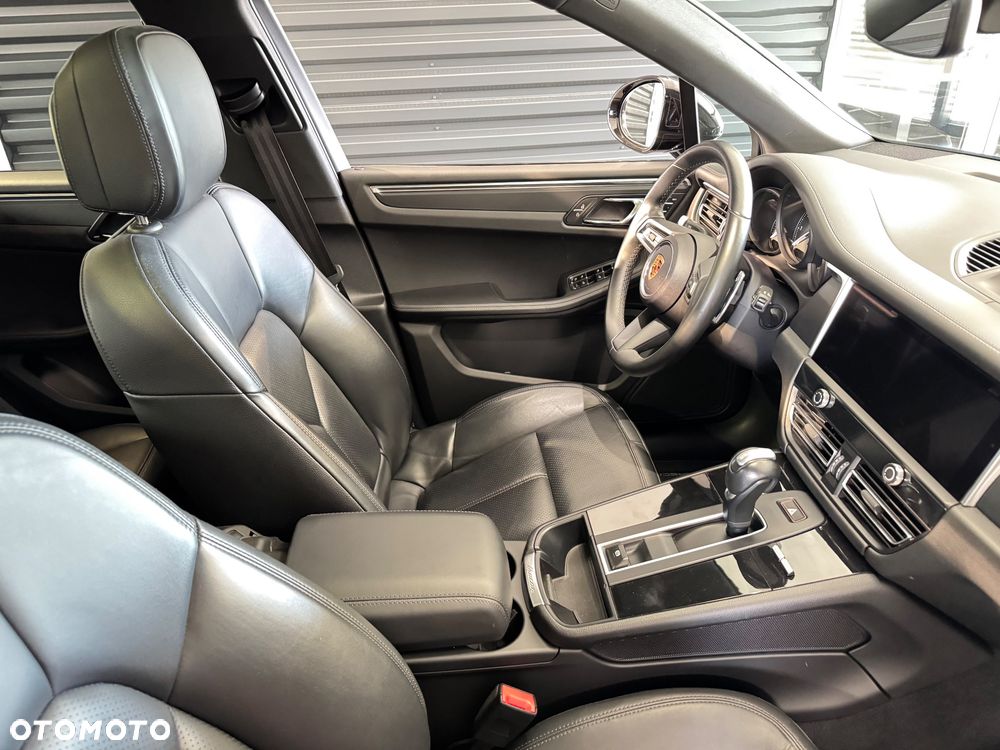 Porsche Macan Standard - 17