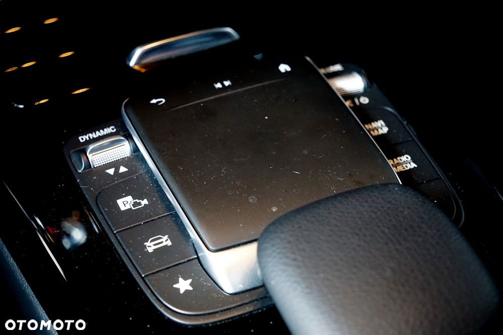 Mercedes-Benz CLA 200 AMG Line 7G-DCT - 36