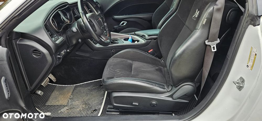 Dodge Challenger 6.4 Scat Pack - 10