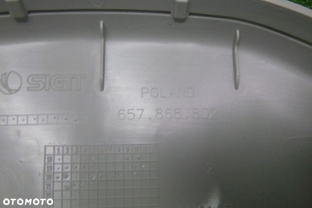 SKODA KAMIQ OSŁONA SŁUPKA TYLNEGO LAMPKA PODSUFITKI RACZKI PODSUFITKI OSŁONA PROGU OSŁONA TYLNEJ KANAPY 657863483 657863484 568867233 658867234 657868837A 657868802 658867243 658867244 658867287 658867288 657867281 657867282 657867765 657867766 657853369 657853370 58867246 658867245 - 14