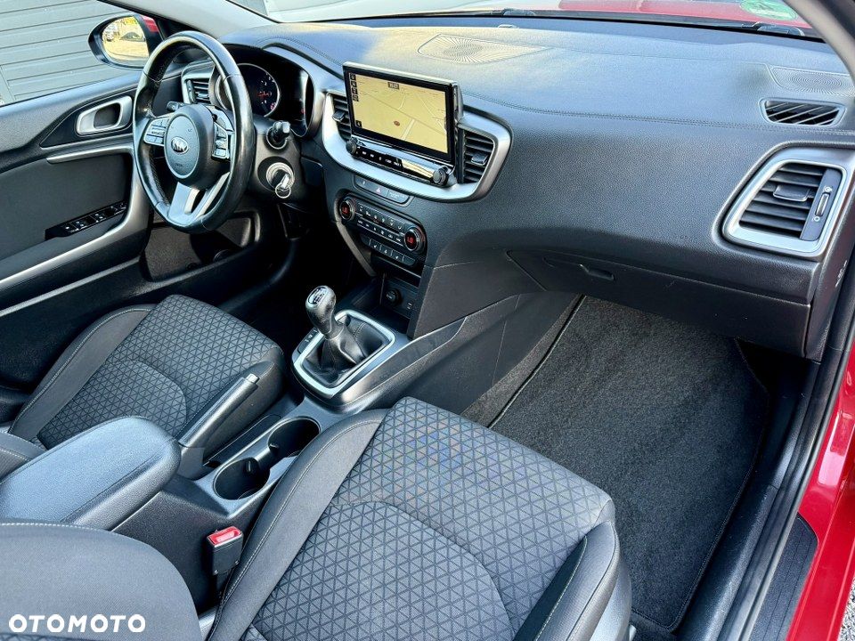 Kia Ceed 1.4 T-GDI OPF Platinum Edition - 29