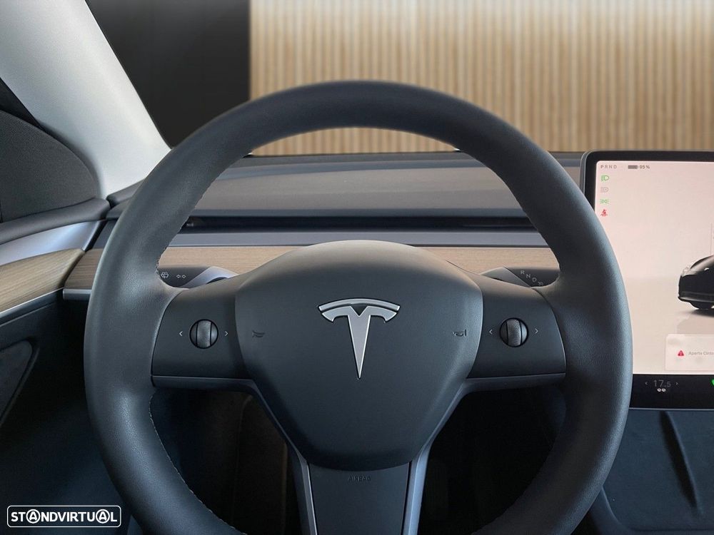 Tesla Model Y Standard - 3