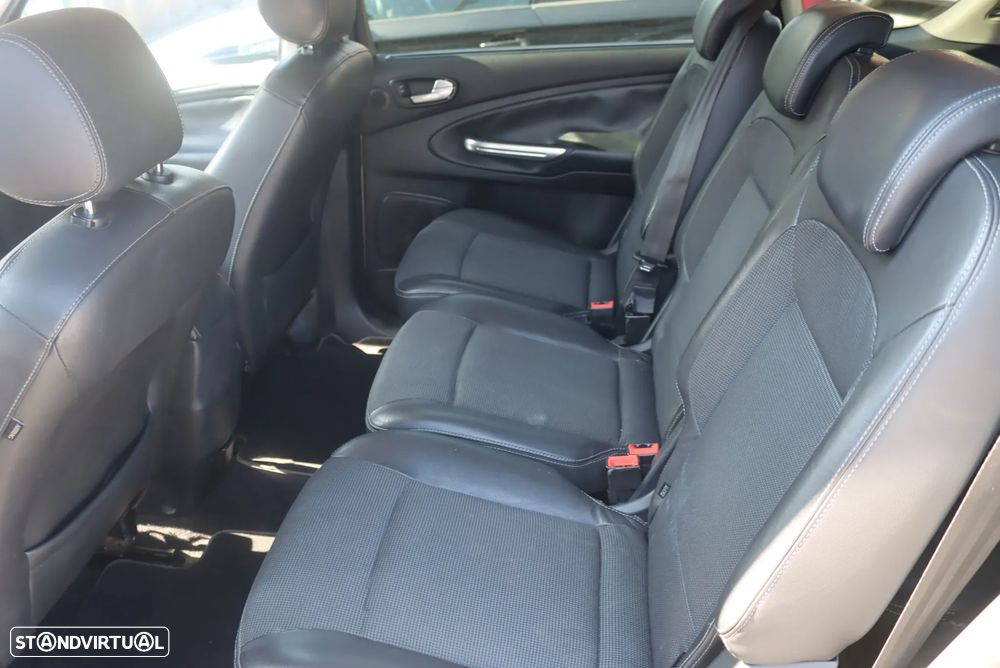Ford S-Max 1.8 TDCi Titanium 7L - 4