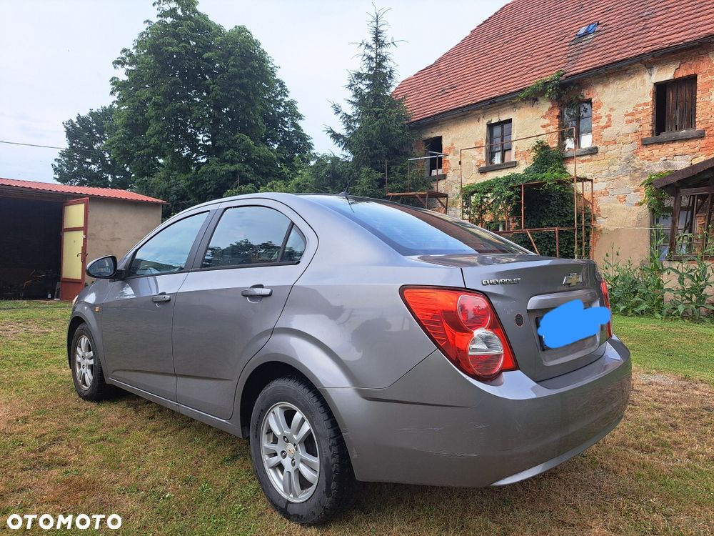 Chevrolet Aveo - 3