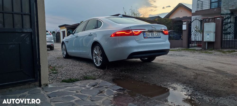 Jaguar XF - 17