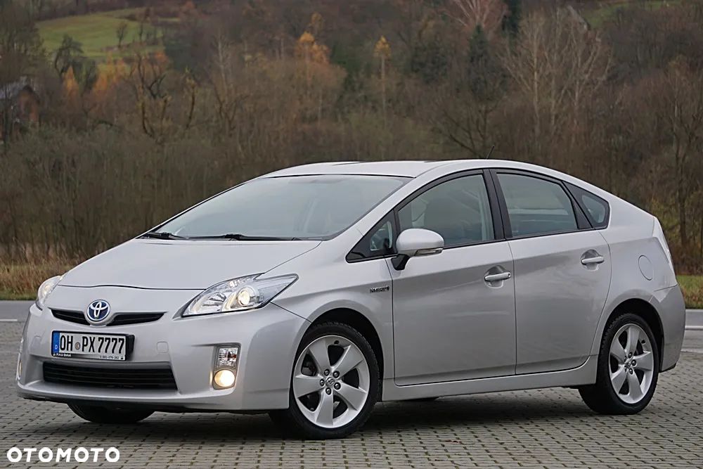 Toyota Prius - 4