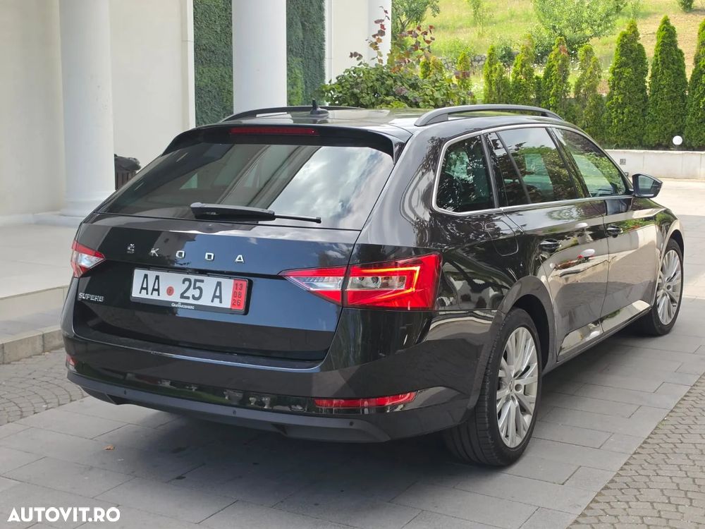 Skoda Superb 2.0 TDI DSG Style - 11