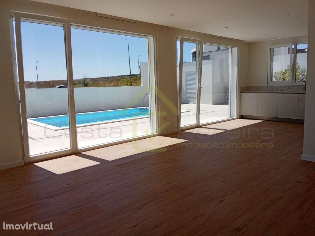 Moradia térrea T3 Nova com piscina - Grande imagem: 2/23