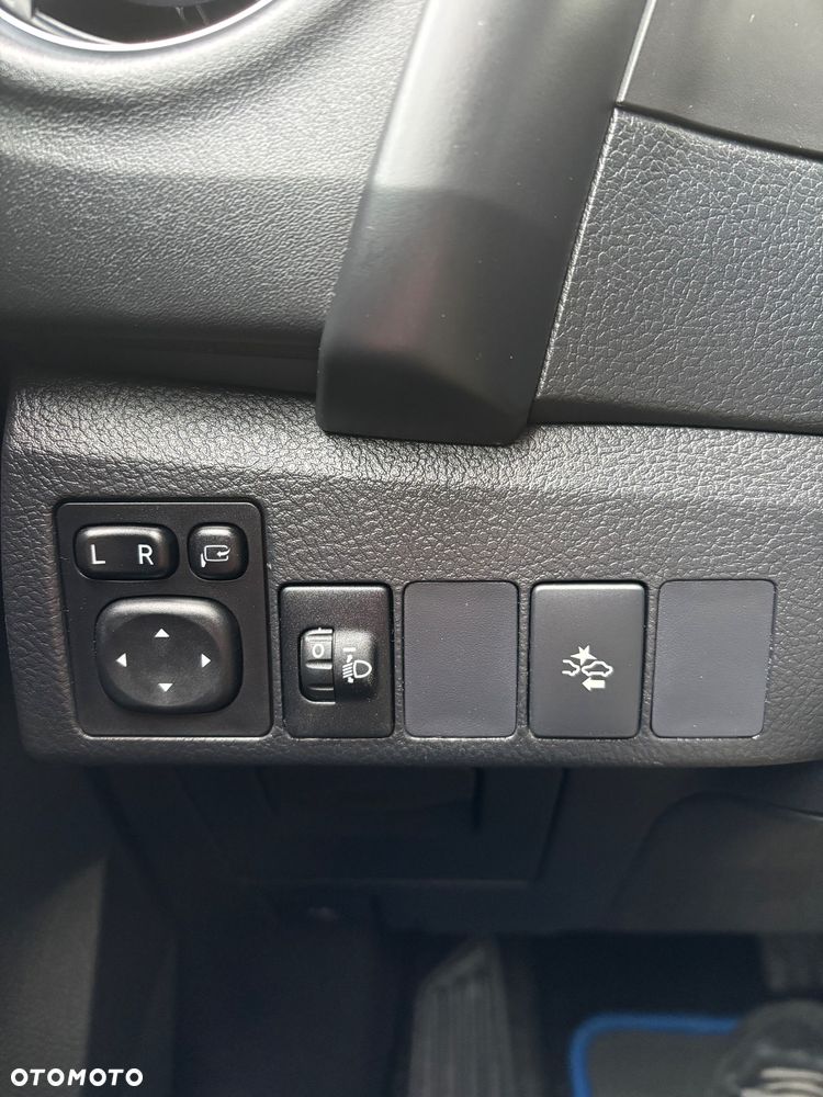 Toyota Auris 1.8 HSD Prestige NAVI - 15