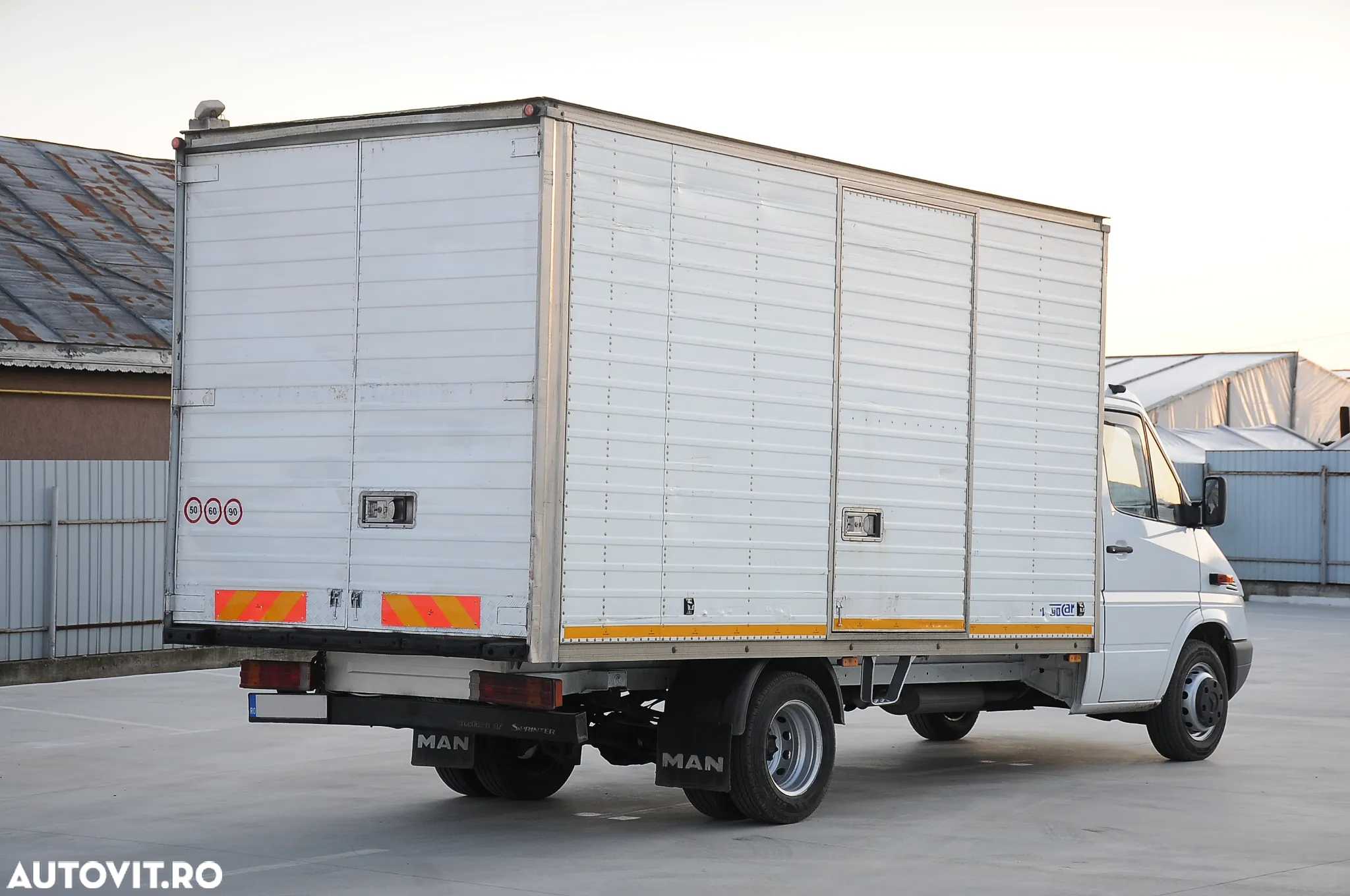 Mercedes-Benz Sprinter - 4