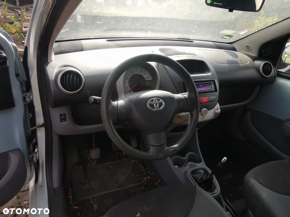 Części Toyota Aygo I 1.0B 1KR-B52 Lakier 8R0 - 15
