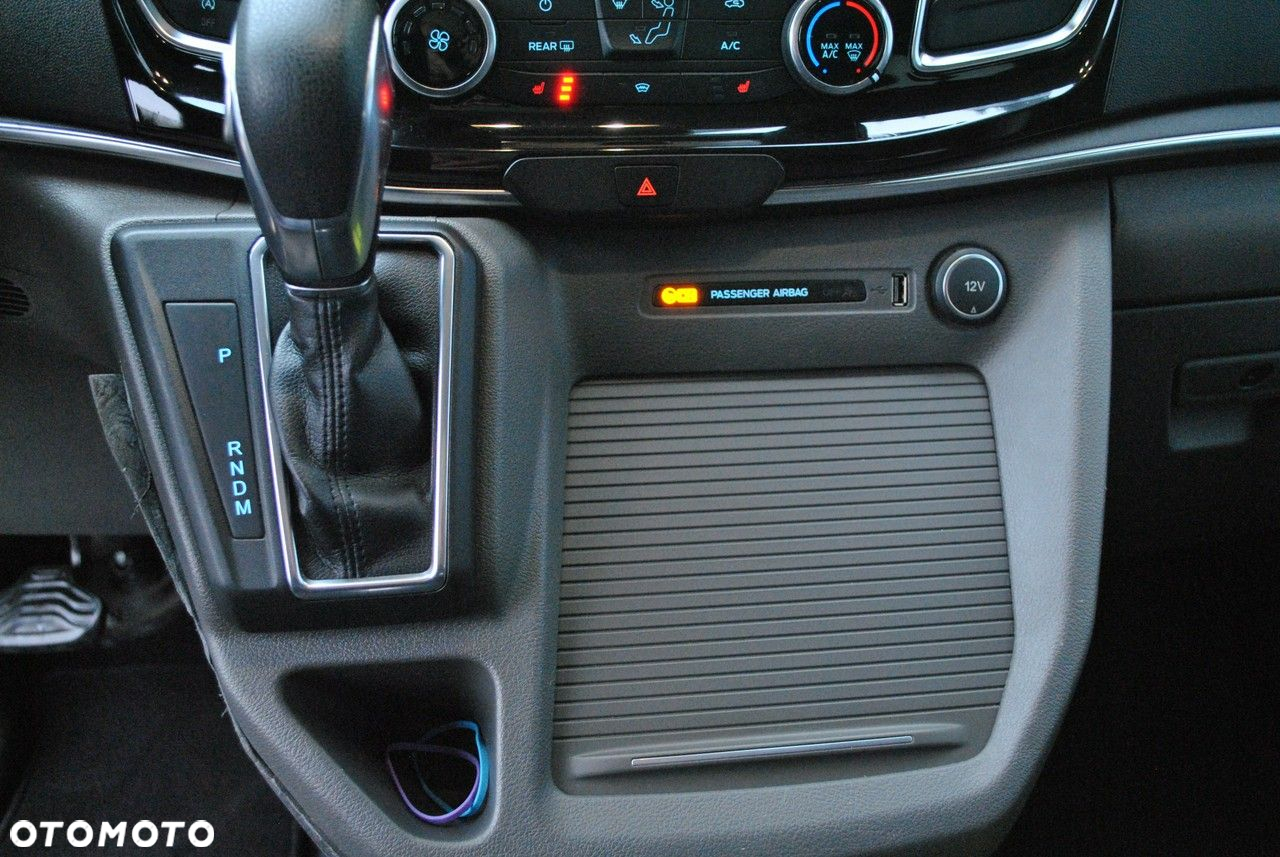 Ford Tourneo Custom - 23