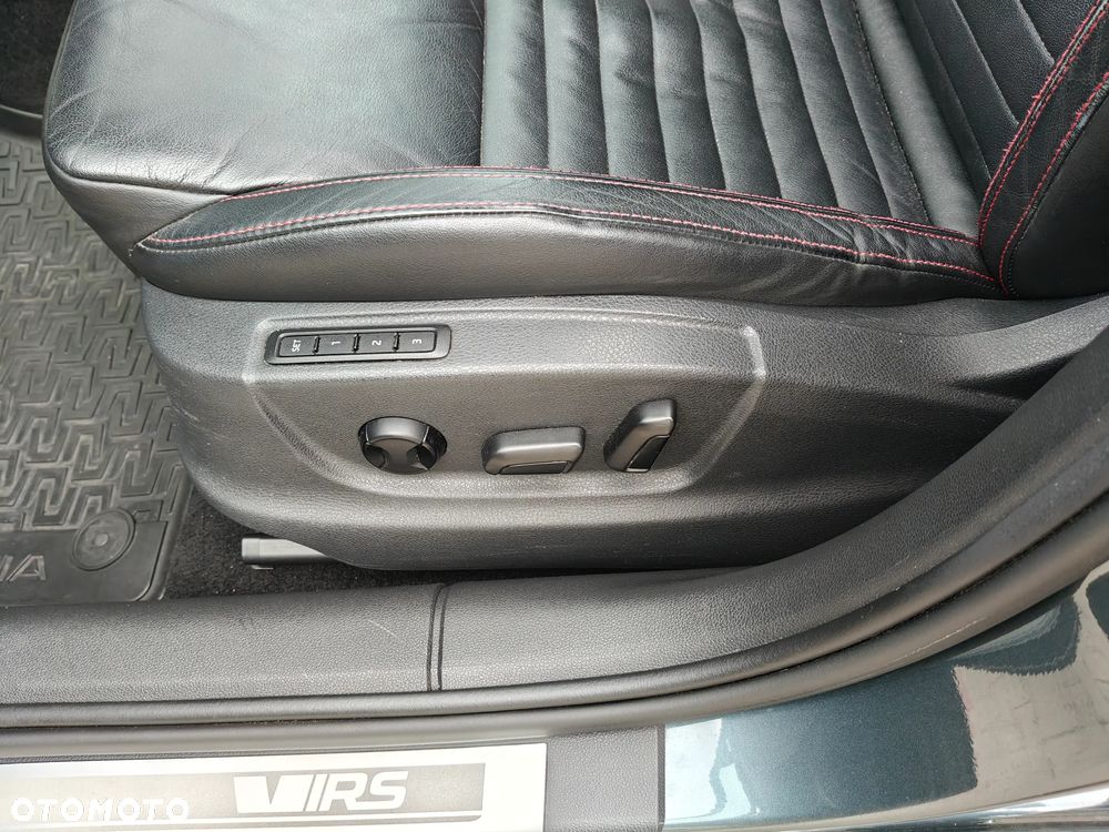 Skoda Octavia 2.0 TDI RS DSG - 9