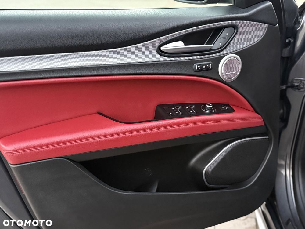 Alfa Romeo Stelvio 2.0 Turbo Veloce TI Q4 - 28