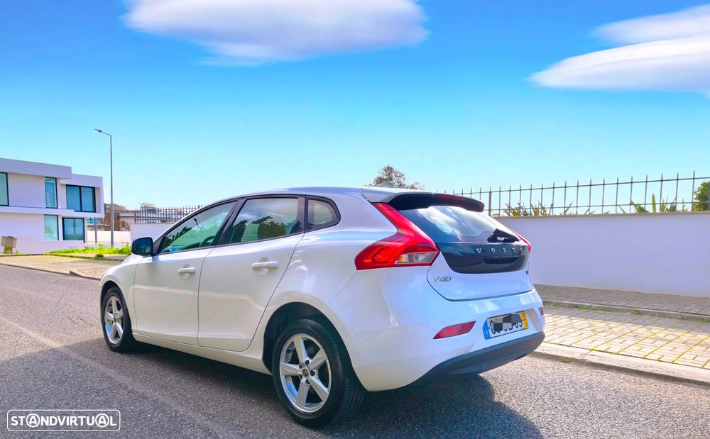 Volvo V40 2.0 D2 Momentum Eco - 6