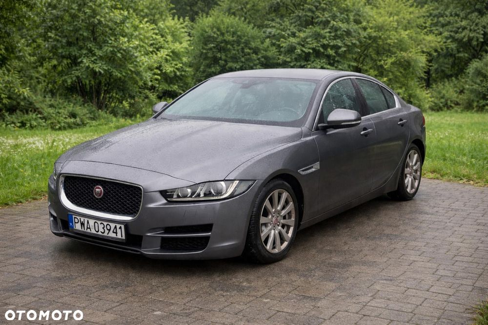 Jaguar XE 2.0 D Prestige - 1