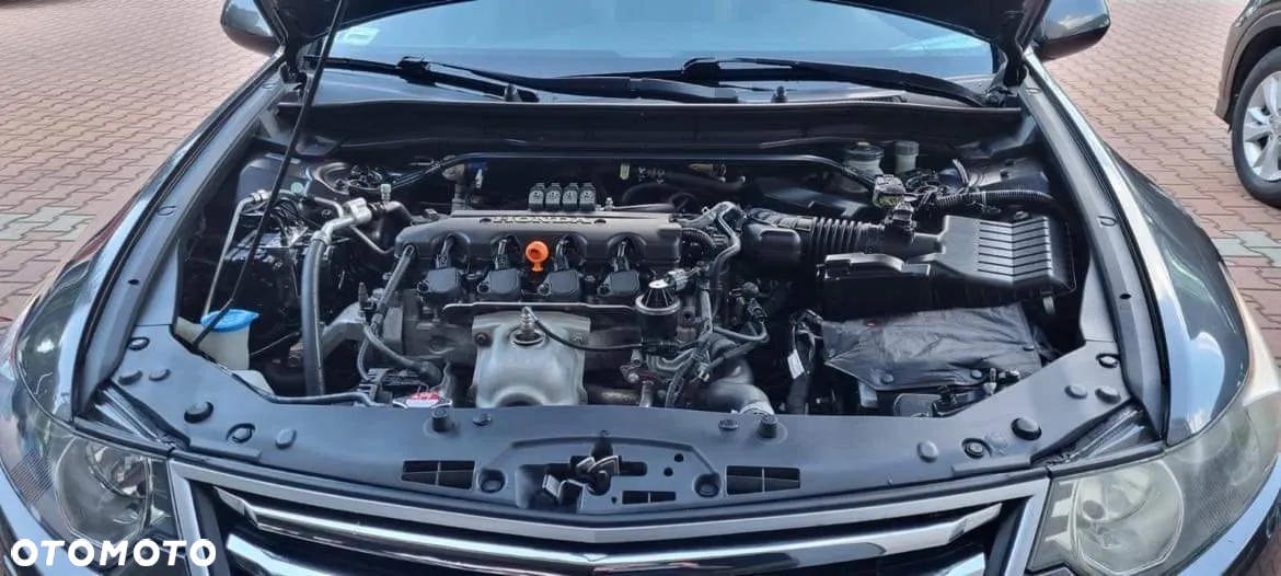 Honda Accord 2.0 Executive - 36