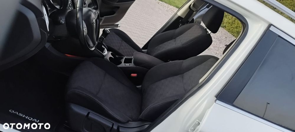 Nissan Qashqai - 10