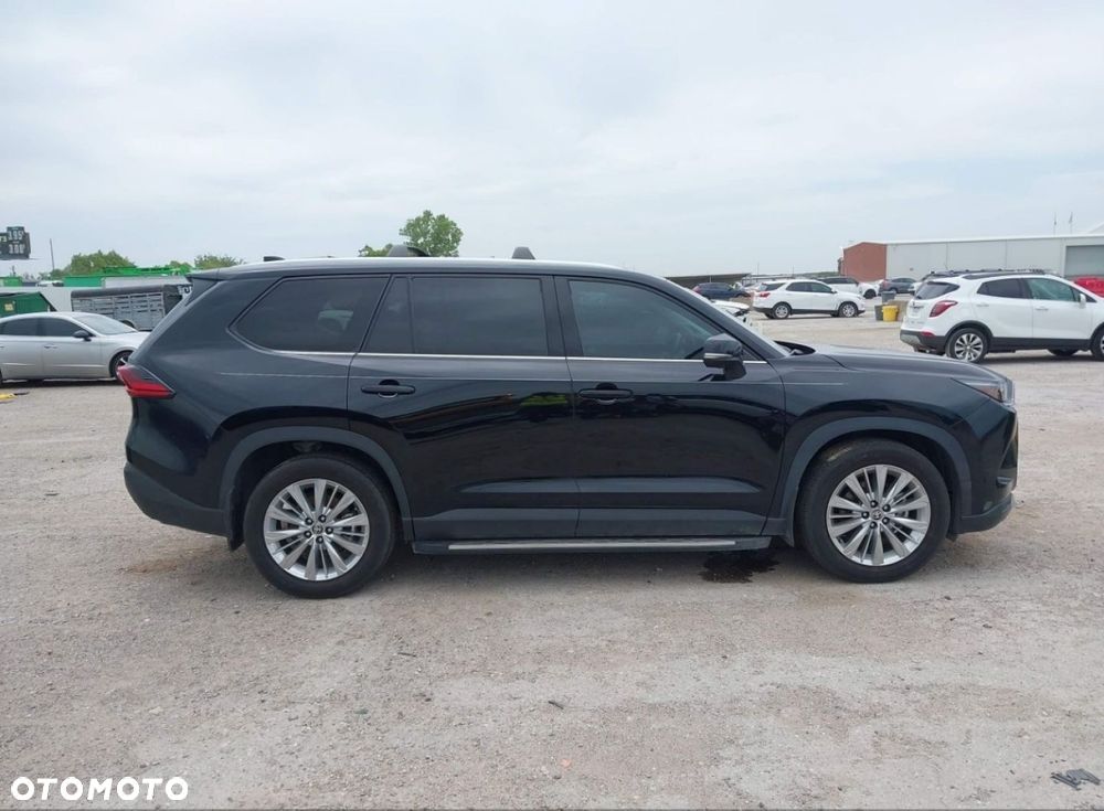 Toyota Grand Highlander - 2