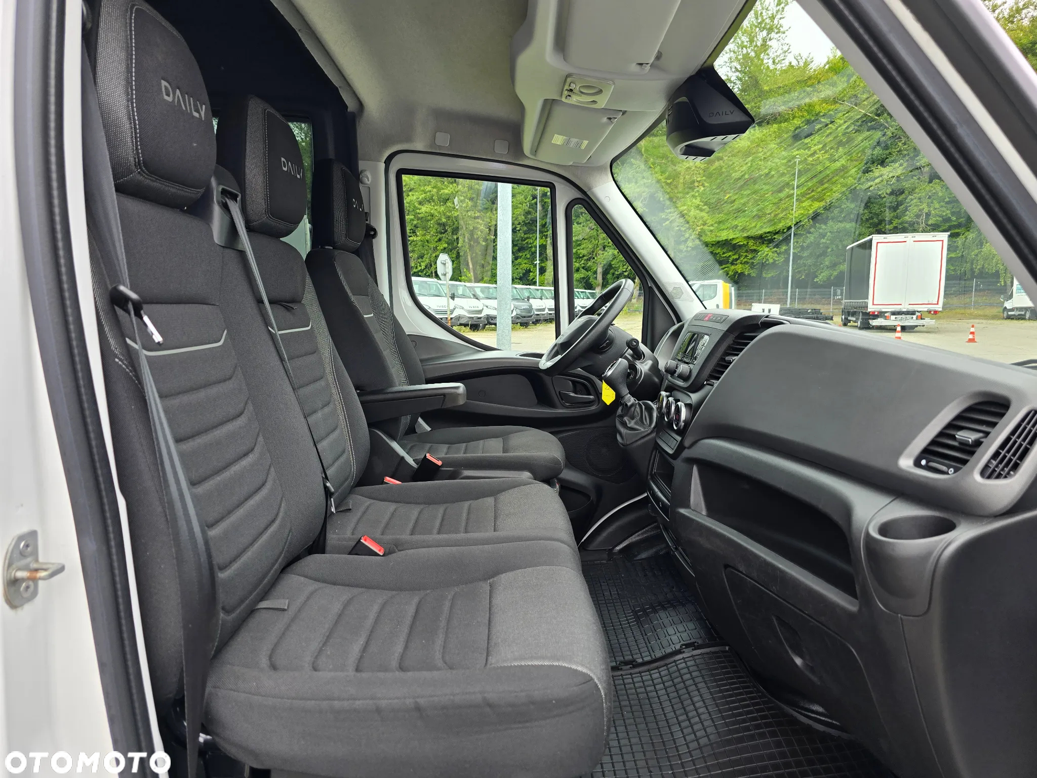 Iveco DAILY 35S18 BRYGADÓWKA - 18
