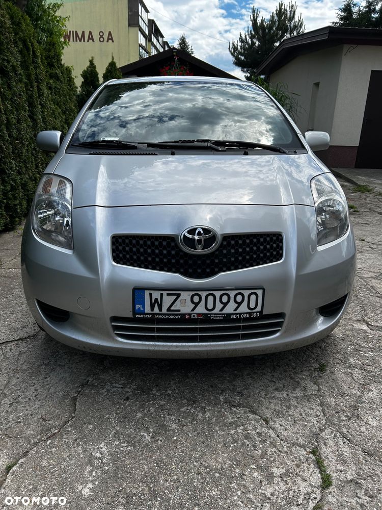 Toyota Yaris - 1
