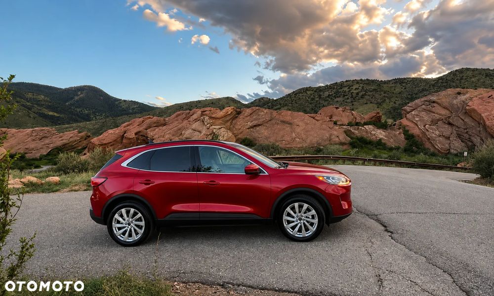 Ford Escape 2.0 EcoBoost AWD Titanium - 8