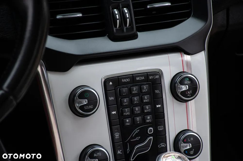 Volvo V40 D4 Drive-E Summum - 37