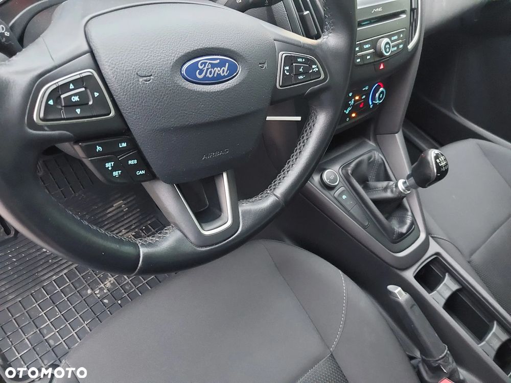 Ford Focus 1.0 EcoBoost Start-Stopp-System ST-LINE STYLE - 11