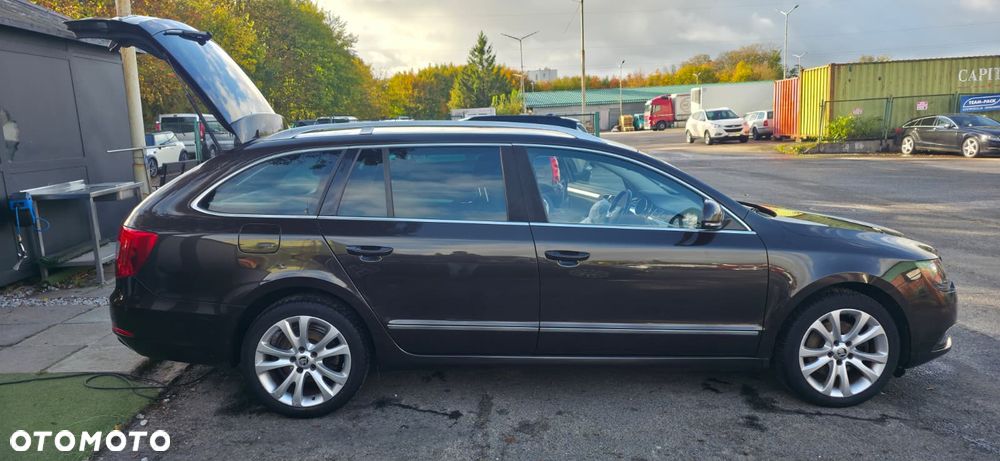 Skoda Superb 2014 photo 4