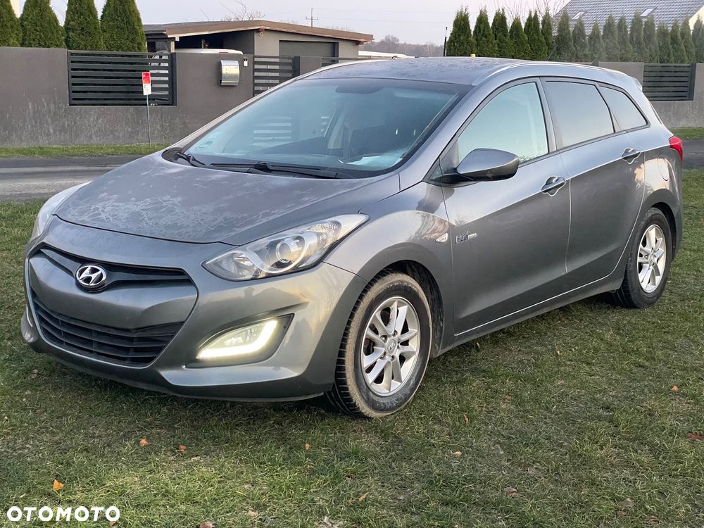 Hyundai i30 blue Kombi 1.6 CRDi Classic - 1