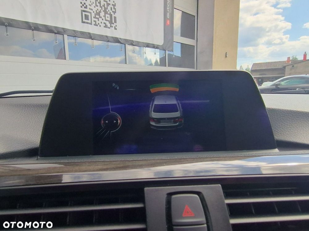 BMW Seria 3 318d Luxury Line - 38