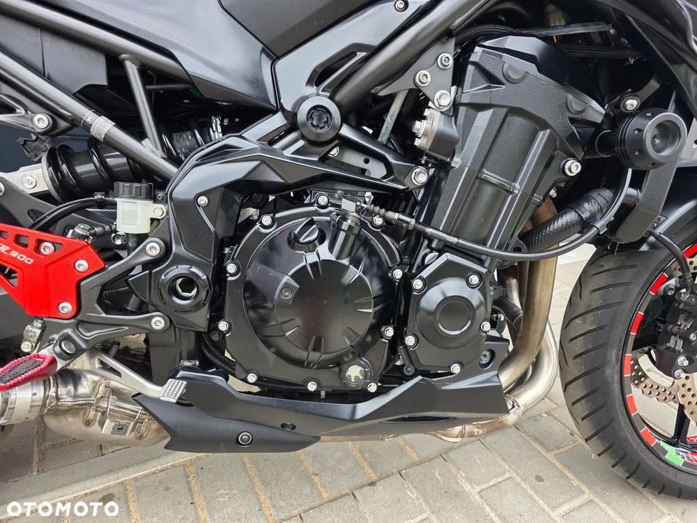 Kawasaki Z 900 - 12