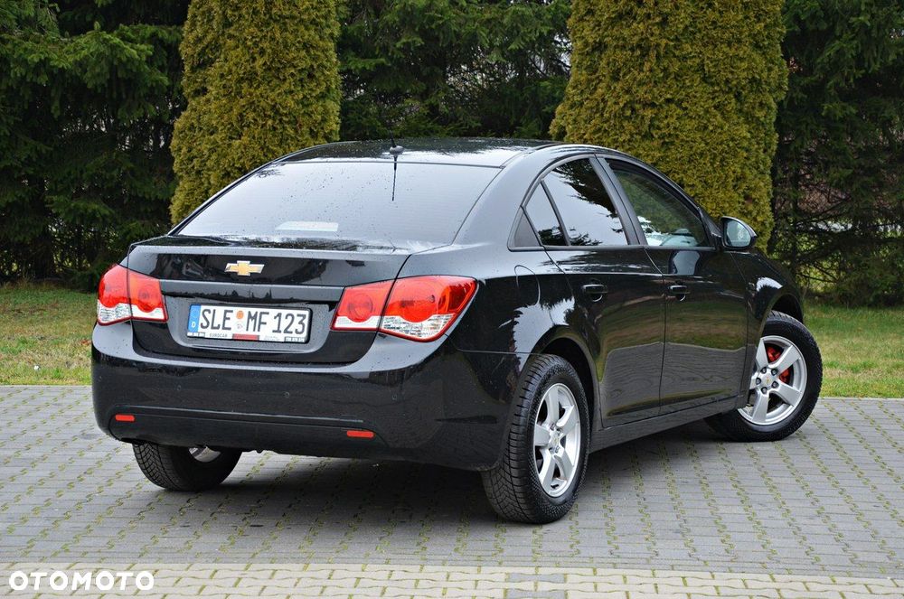 Chevrolet Cruze 1.6 LS - 4