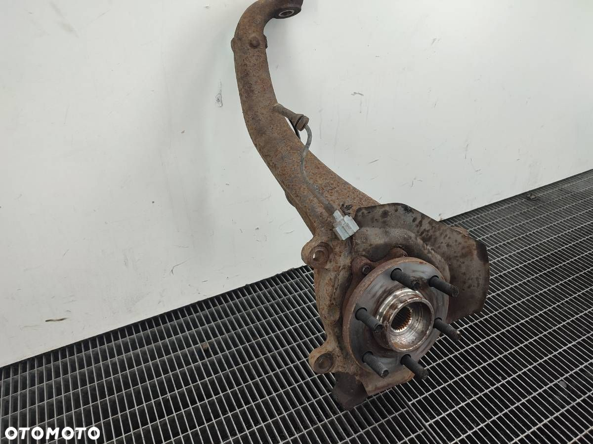 ZWROTNICA PIASTA PRZÓD PRZEDNIA PRAWA NISSAN NAVARA III D40 2.5 DCI - 3