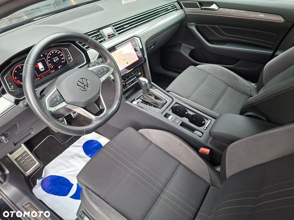 Volkswagen Passat - 12