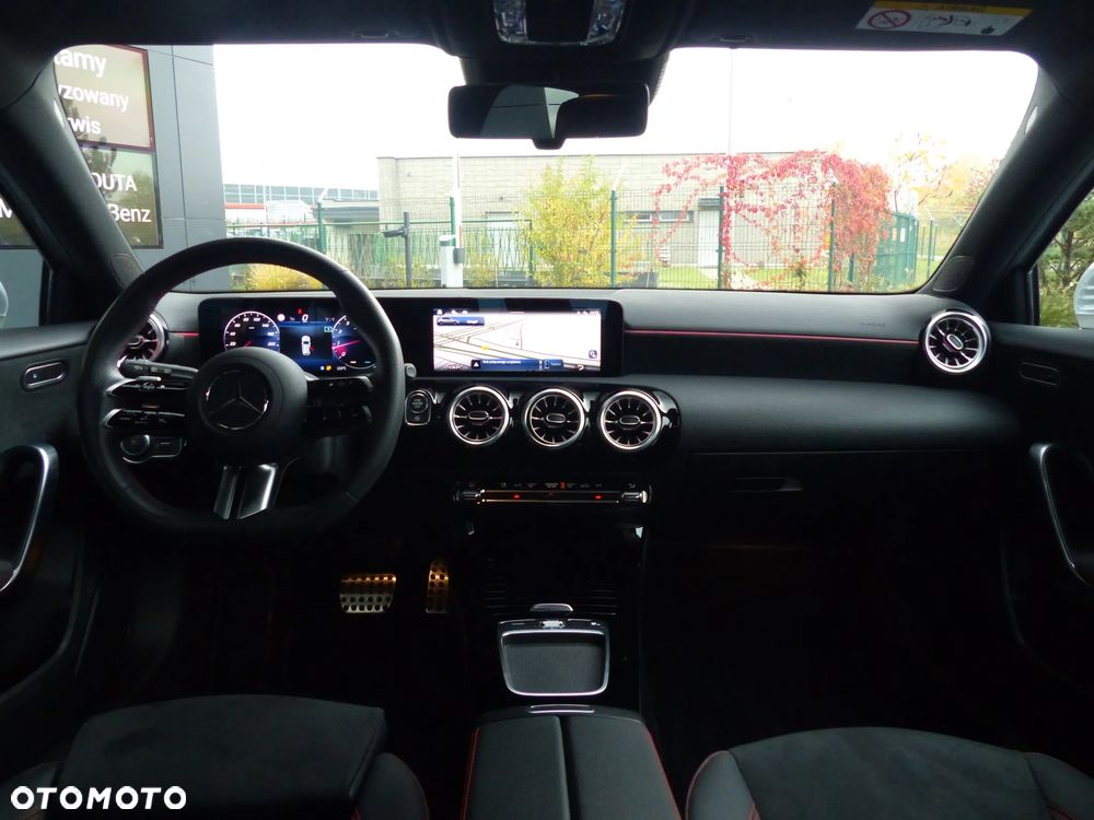 Mercedes-Benz Klasa A 200 AMG Line 7G-DCT - 22