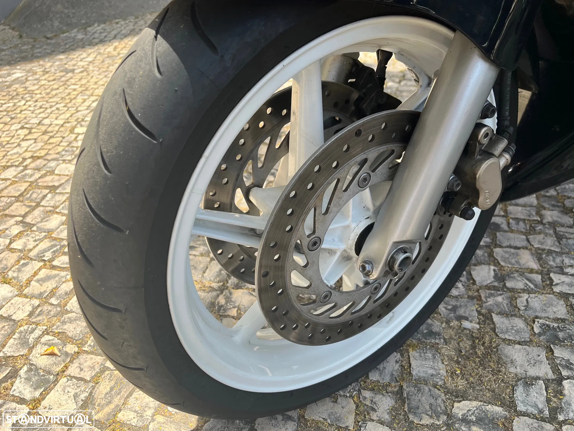 Honda VFR 750 F - 6